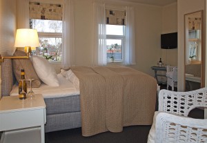 P1010805-2-room2